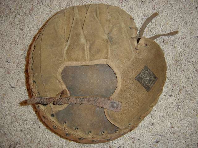 Early 1900's Spalding Crescent Catchers Mitt Back